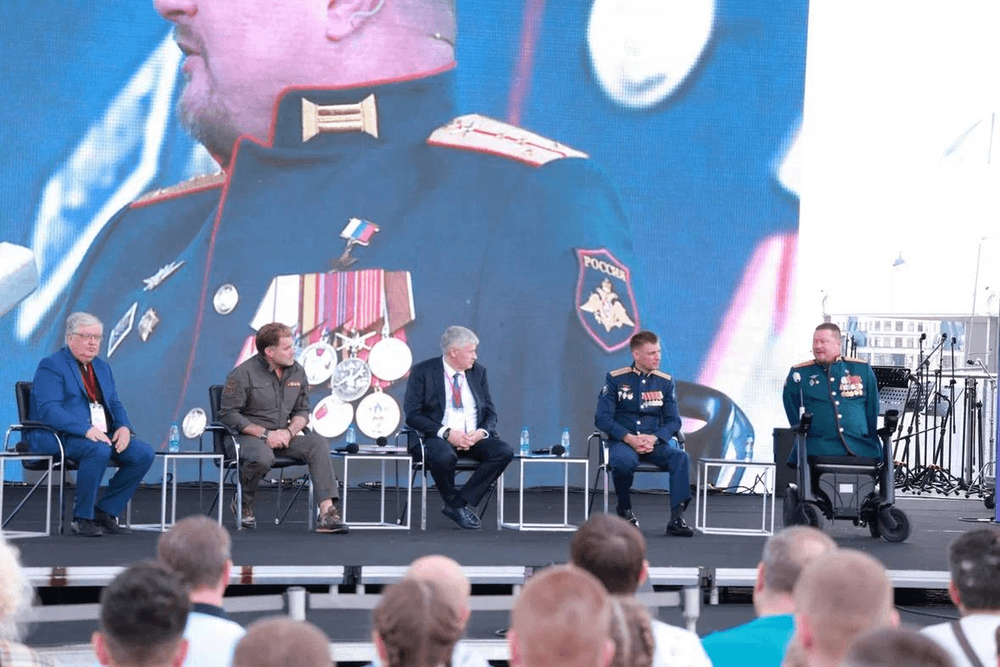 «Пламя Победы» на Красной площади: авторы Союза писателей России презентовали главный патриотический проект года